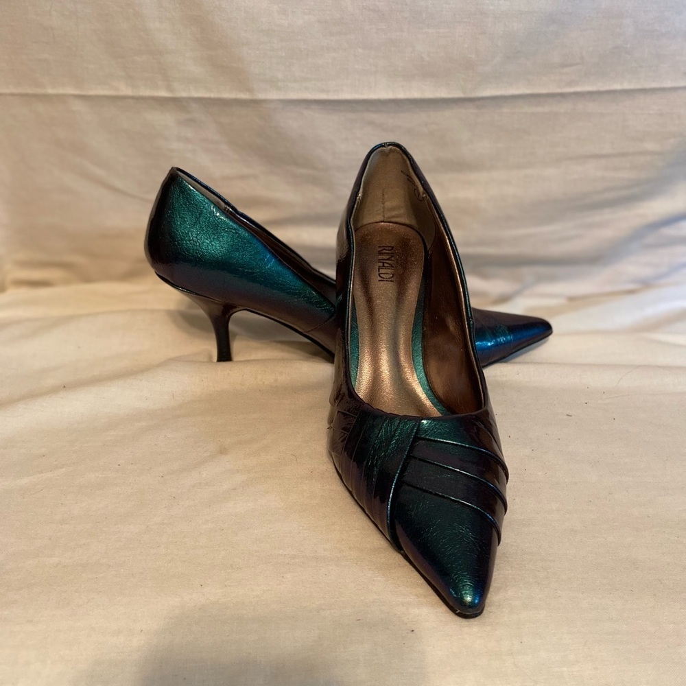 High heels Blue/ purple iridescent size 7 Rinalde